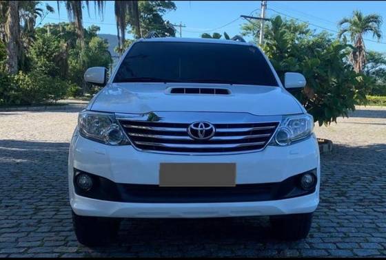 TOYOTA HILUX SW4 3.0 SRV 4X4 16V TURBO INTERCOOLER DIESEL 4P AUTOMÁTICO TOYOTA HILUX SW4 3.0 SRV 4X4 16V TURBO INTERCOOLER DIESEL 4P AUTOMÁTICO